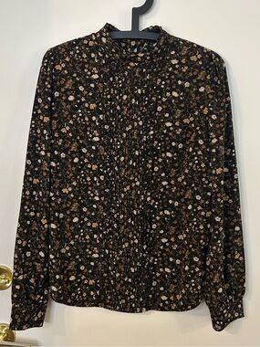 RW&CO. Women’s Black Floral Ruffled-Neck Blouse Size L